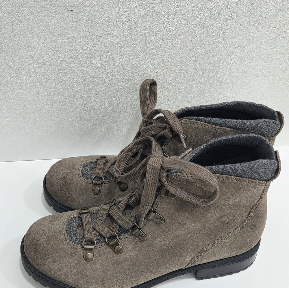 Clarks Women's Faralyn Alpha Blue Grey Suede Lace Up Hiking Boots Size 7